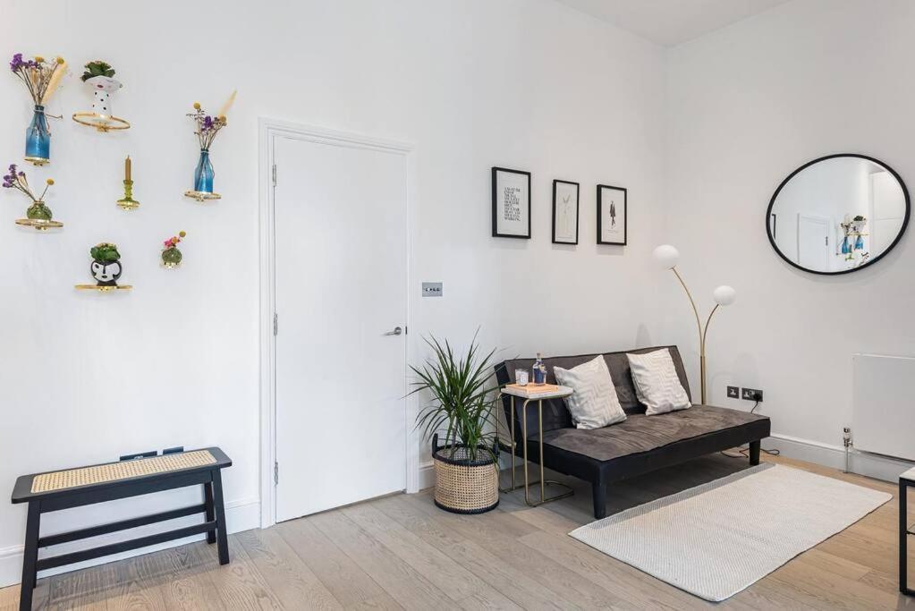 Appartamento Lady On The Lane- 2 Bed Primrose Hill Londra Esterno foto